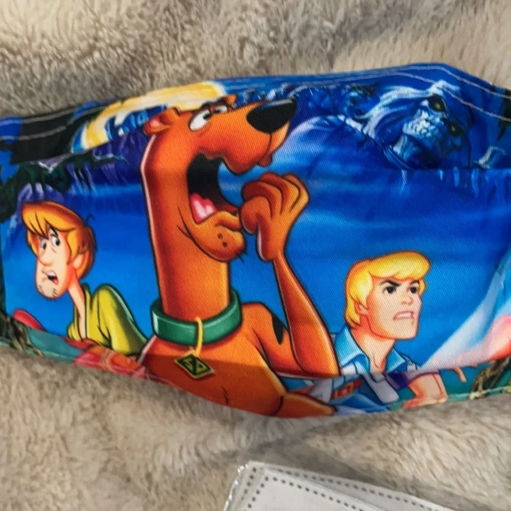 New set/3 Scooby Doo face masks